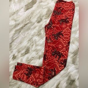 LuLoRoe leggings-Cute red cupid themed-One size